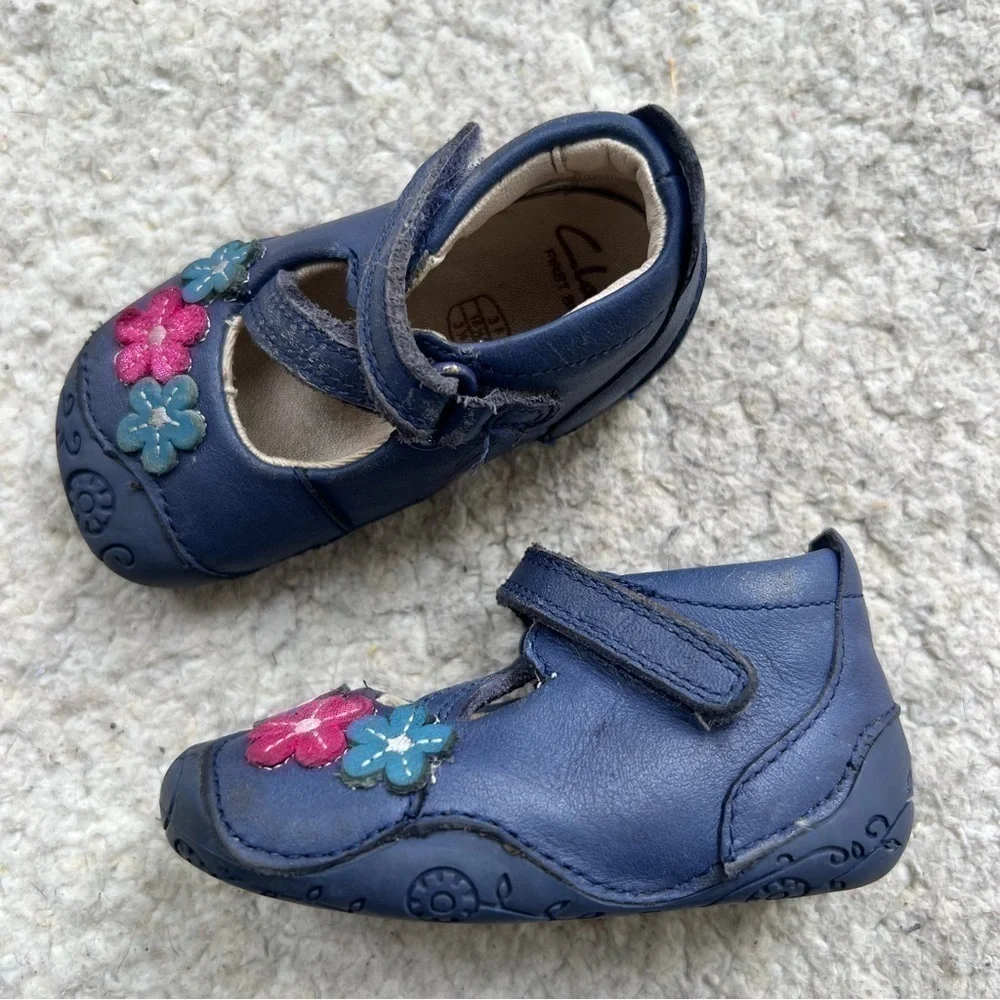 Clark Periwinkle Suede Flower Enhanced Rubber Toe Velcro Closure Boot Mary Janes